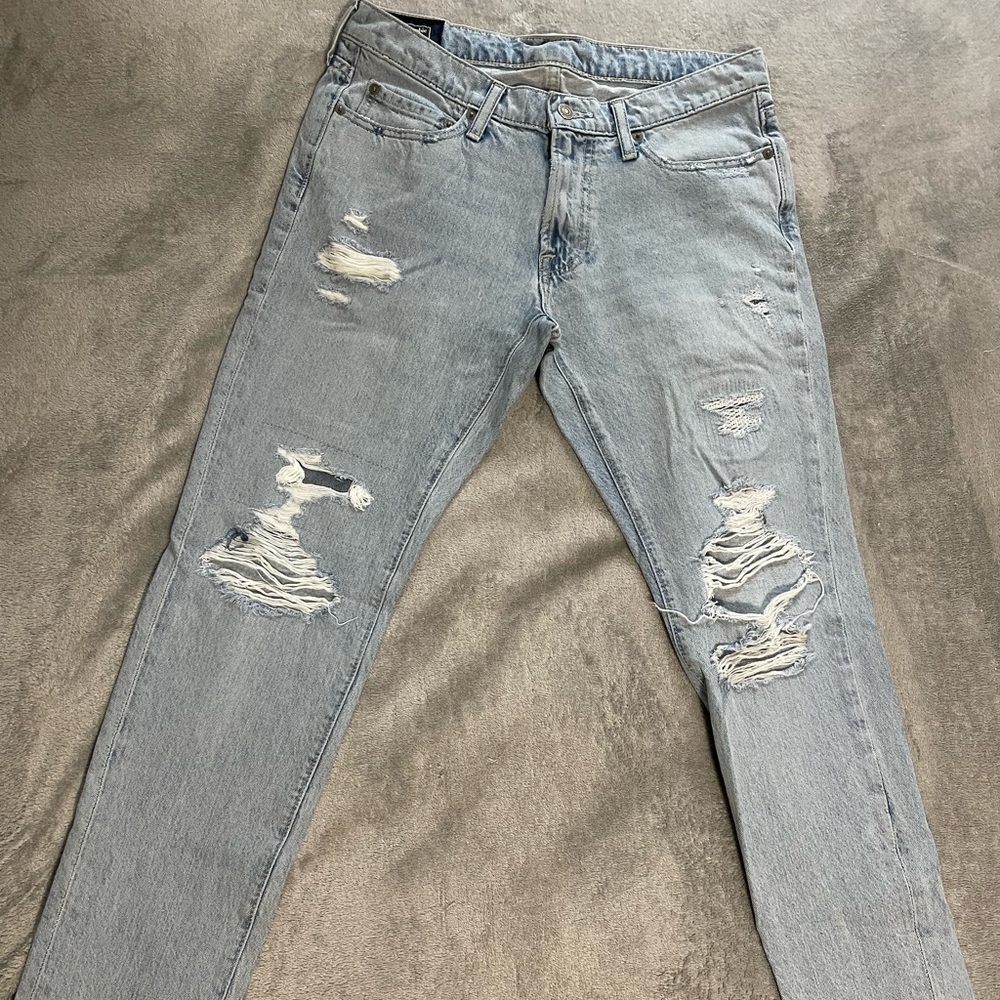 Abercrombie and Fitch Super Slim Ripped Jeans 31 32